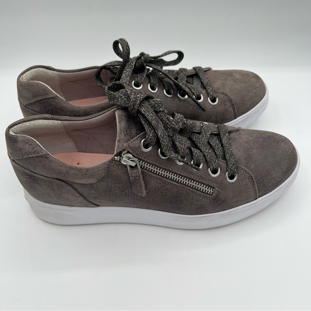 Munro Tilly's Charcoal Gray Leather Sneakers with Zipper Accent Size 9.5M